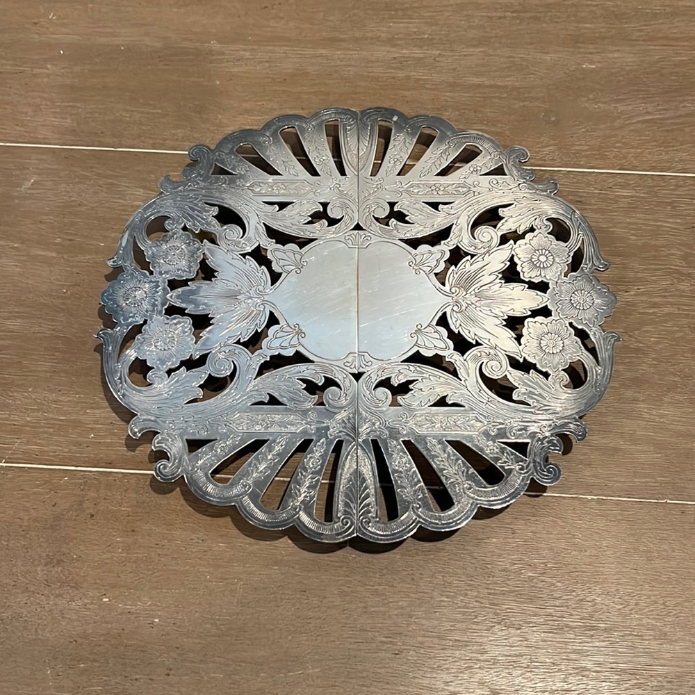 Wallace Silver Plate, Expandable, Floral Trivet